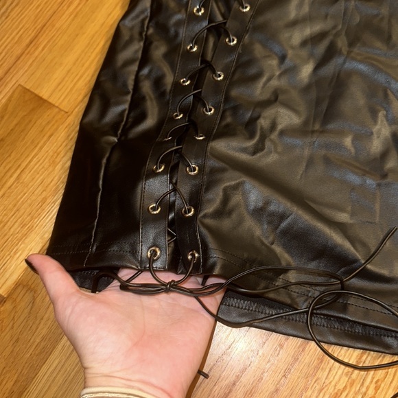 ICON leather lace up two piece - Picture 5 of 9